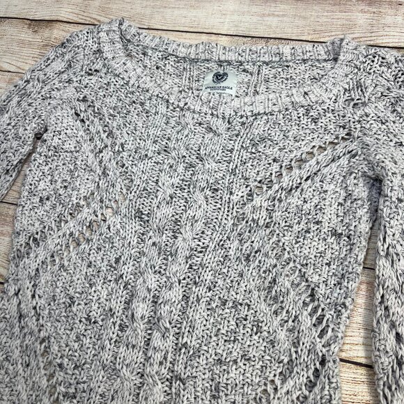 American Eagle Gray Marled Cable Knit Cropped Sweater Size Small - Picture 9 of 12